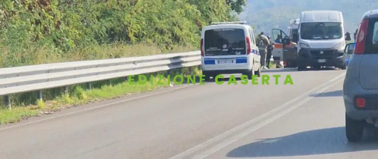Brutto incidente sul cavalcavia: ci sono feriti