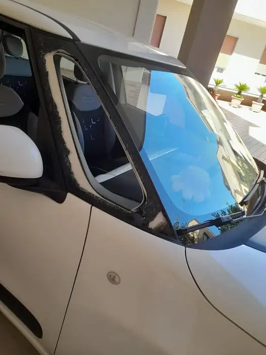 Raid al mercato settimanale: banditi assaltano auto
