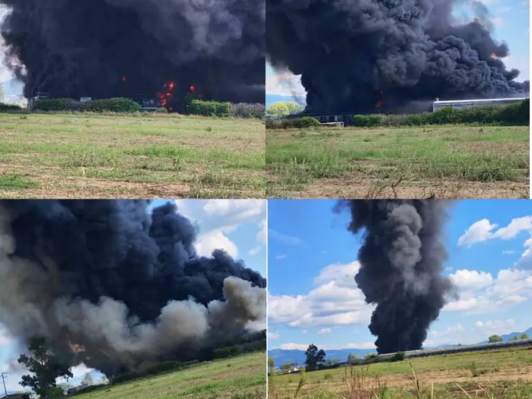 Ancora un’azienda in fiamme nel casertano, gigantesca nube di fumo sovrasta l’area