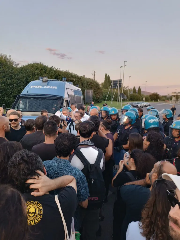 I manifestanti: “Ottenuto incontro col Prefetto”
