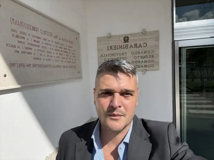 Coordinatore cittadino di Fratelli d’Italia minacciato e poi aggredito in casa sua