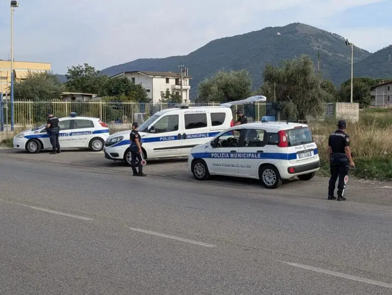 Oppone resistenza contro gli agenti durante i controlli