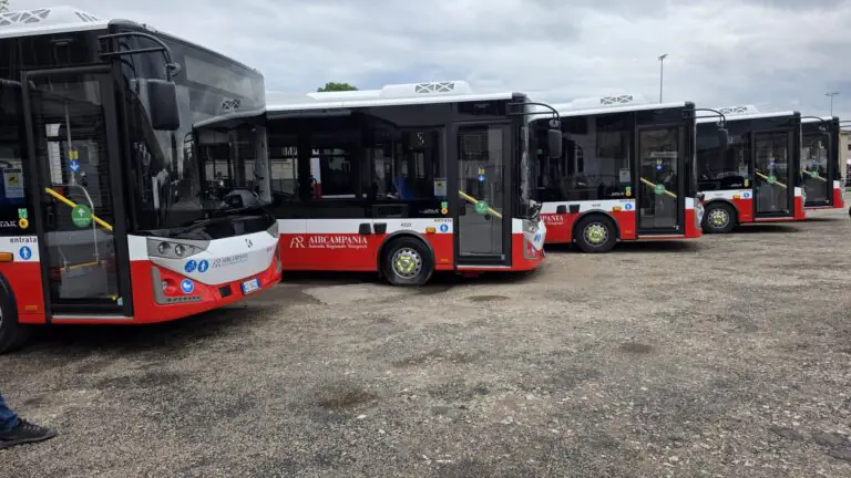 AIR Campania: a Caserta consegnati 20 nuovi autobus elettrici