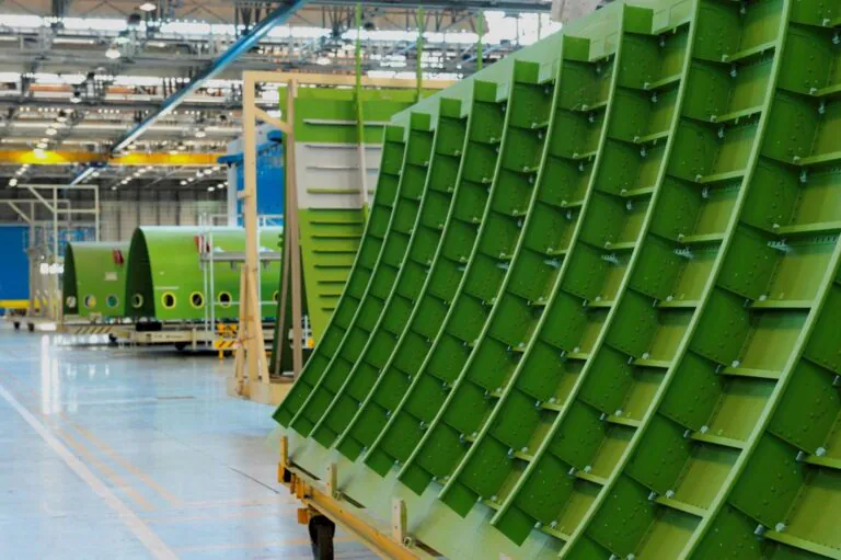 Per importante azienda aeronautica si cercano operai aggiustori