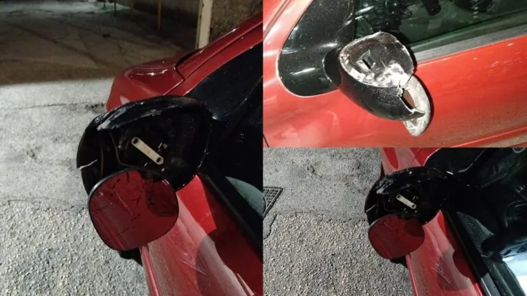 Finisce contro auto danneggiandola e scappa via
