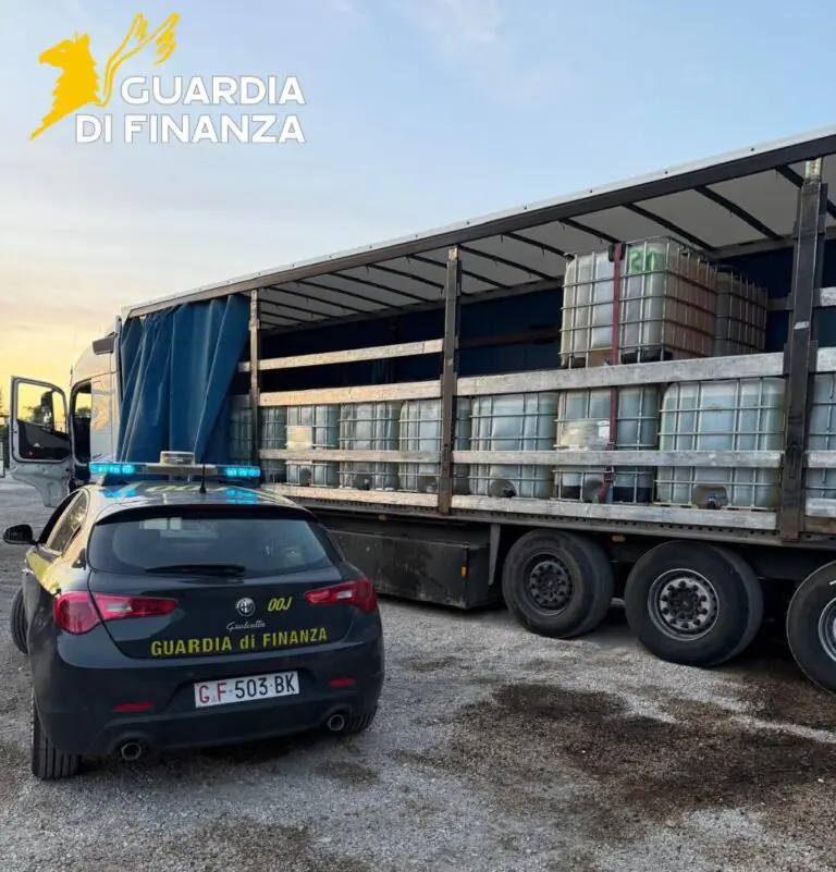 Gasolio di contrabbando, bloccati tir: requisito carico da 56mila litri