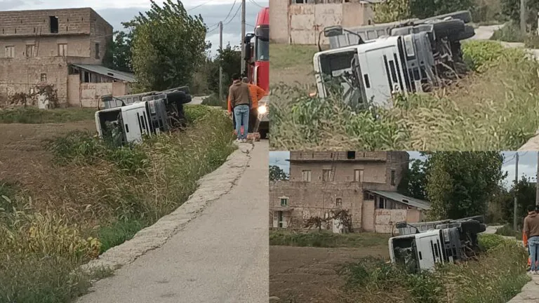 Camion si ribalta nel solito tratto: “Urge manutenzione”
