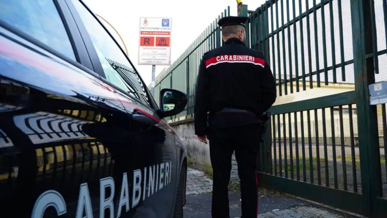 Botte da orbi in piazza, 5 nei guai
