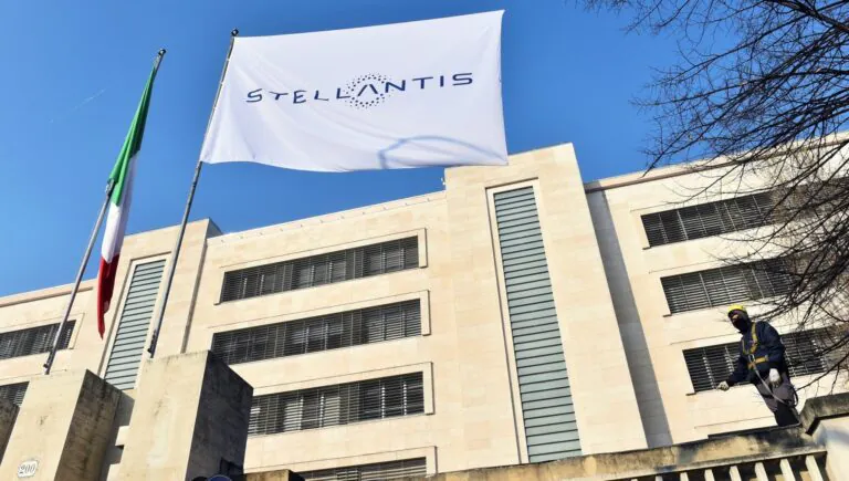 Stellantis, 400 assunzioni per la costruzione della 500 ibrida: come candidarsi