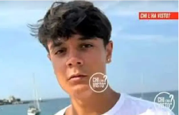 Morto a 16 anni, la pista del cartomante tra minacce e ricatti online