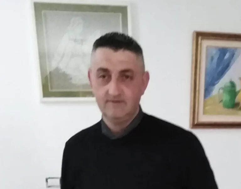 Trovato senza vita in auto dopo malore improvviso. Il NOME E LA FOTO