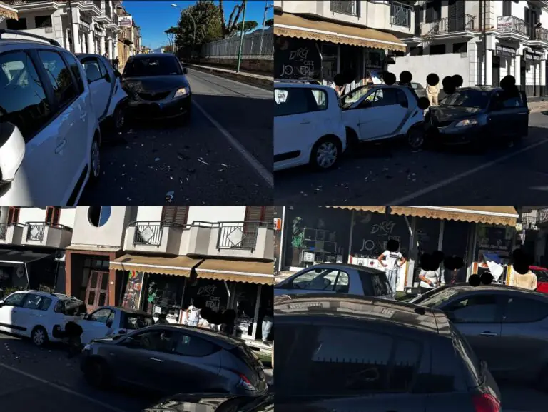 Con l’auto si schianta contro altre 2, paura in strada
