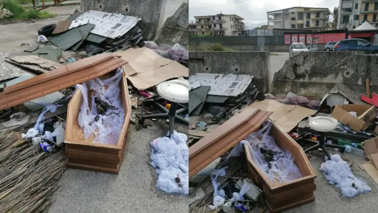 Mini discarica a cielo aperto in città: spunta anche una bara