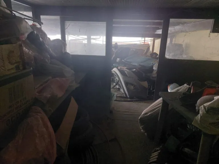 Carabinieri chiudono carrozzeria: rubava pure la corrente