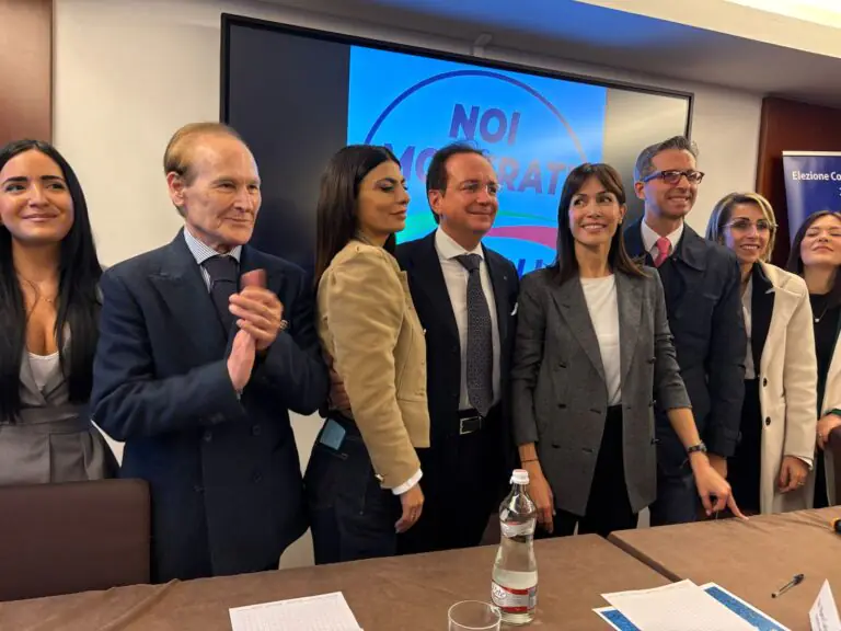 Mara Carfagna a Caserta tiene a battesimo la lista di Noi Moderati