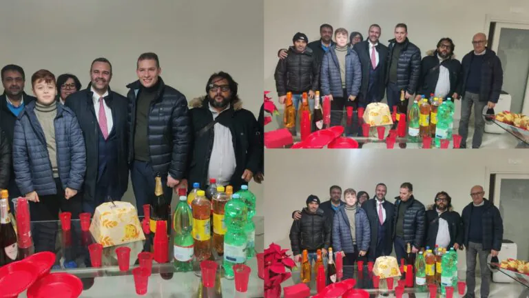 Scambio di auguri nella frazione tra il gruppo Ferrara e Mastella junior