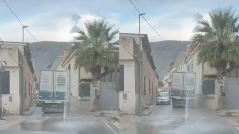 Mini geyser al centro della strada: disagi al traffico