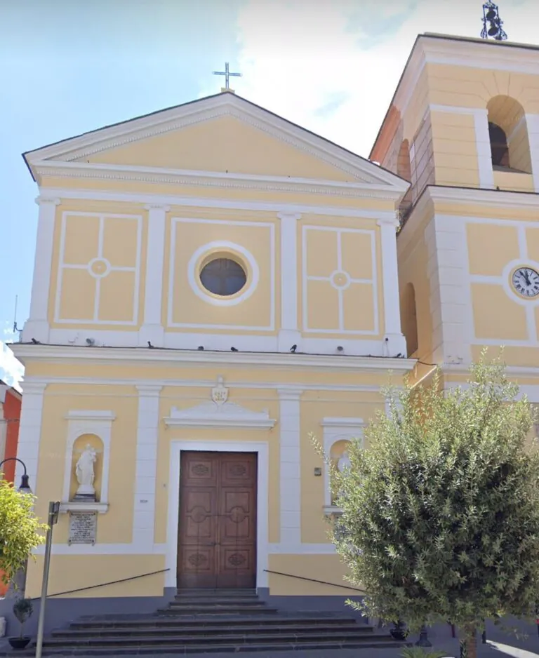 Stimato benzinaio se ne va a 42 anni: comunità in lacrime per Francesco