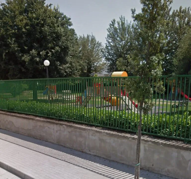 Vandalismo e furti: assaltato parco giochi