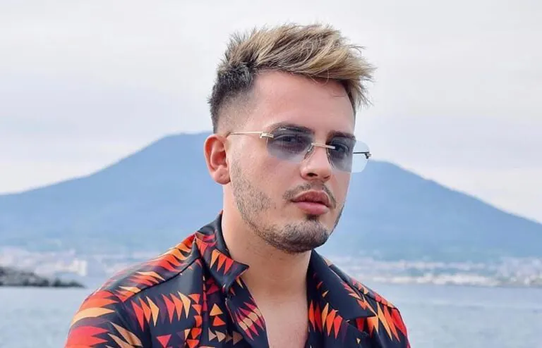 Cantante del duo ” I Desideri” resta vittima di un raid