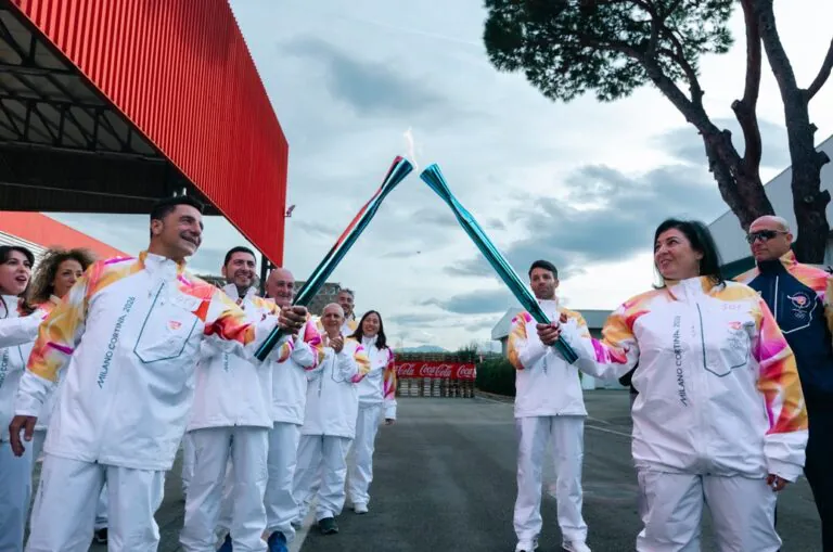 La fiamma olimpica nello stabilimento del Casertano