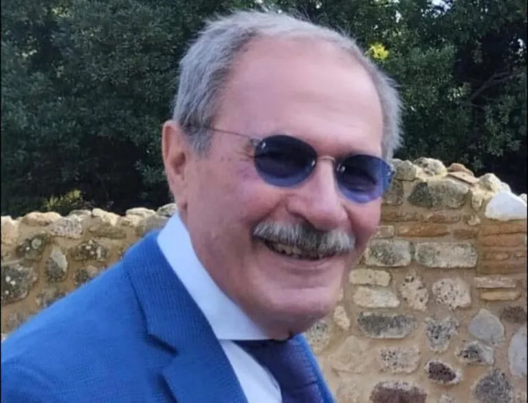 Sindaco muore all’improvviso, città sotto choc