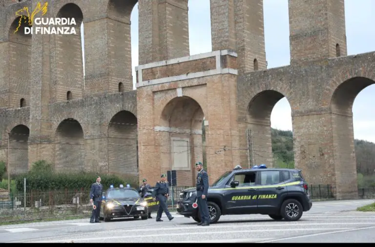 Fusti pericolosi nella ditta di logistica, sequestro record nella zona industriale