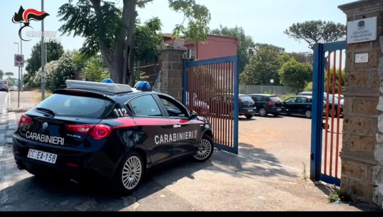 Insospettabile beccato con 4 etti di marijuana