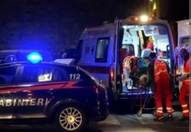 Ucciso a colpi di pistola mentre è in scooter