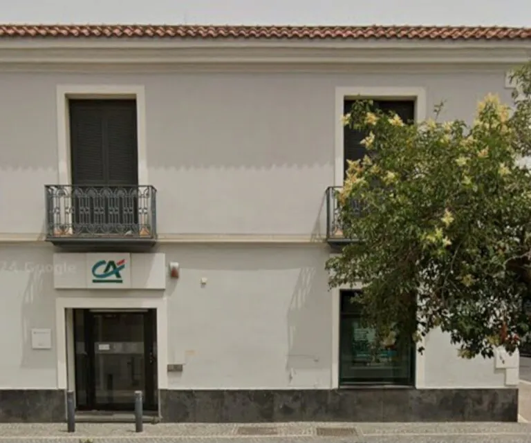 Bomba contro banca per il bottino, esplosione choc
