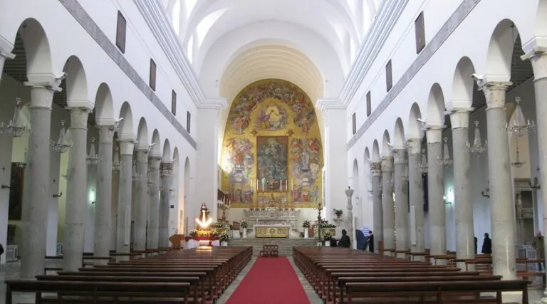Città piange padre di famiglia e amico di tutti. Addio in Duomo