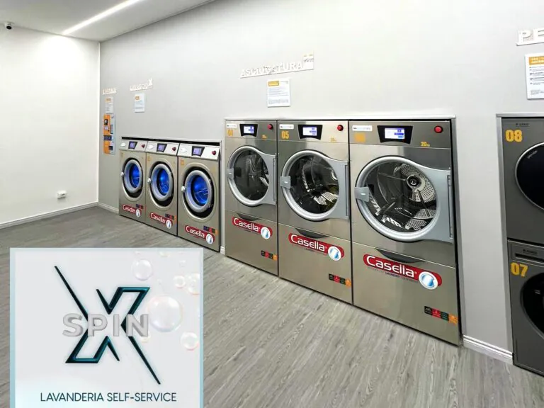 Attesa per l’inaugurazione di SpinX la lavanderia a gettone in centro