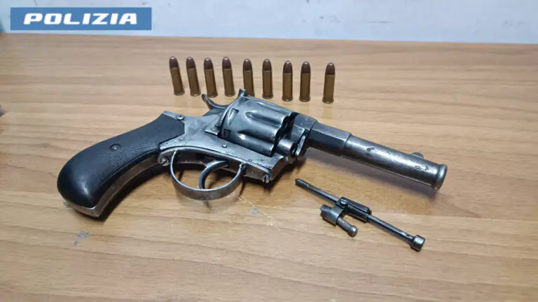 Beccato al rione Ice Snei con la pistola carica