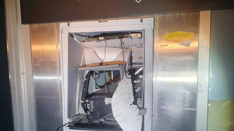 Bombe contro la banca per rubare i soldi