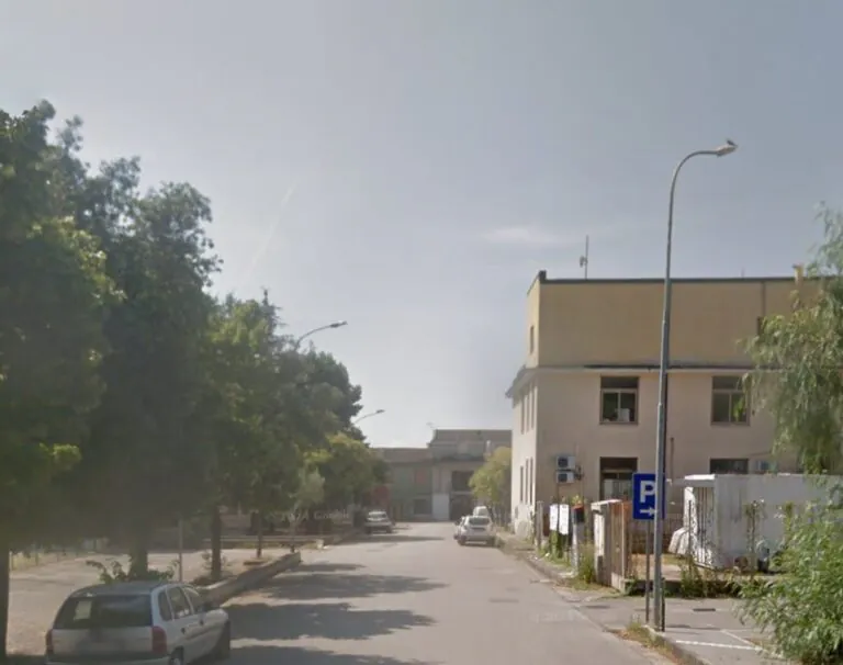 Paura nei pressi del Municipio: rogo nella panetteria