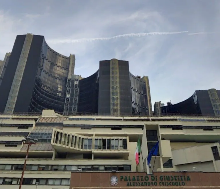 Maltrattamenti all’ex, evita il carcere nonostante condanna. Il verdetto