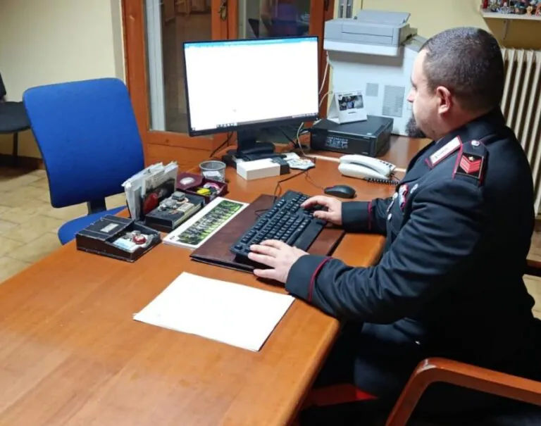 Truffe online, finti poliziotti e sms bancari: smascherata rete di malviventi