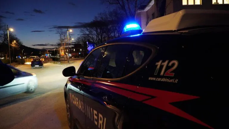 Intercettato a bordo di Suv rubato e fermato
