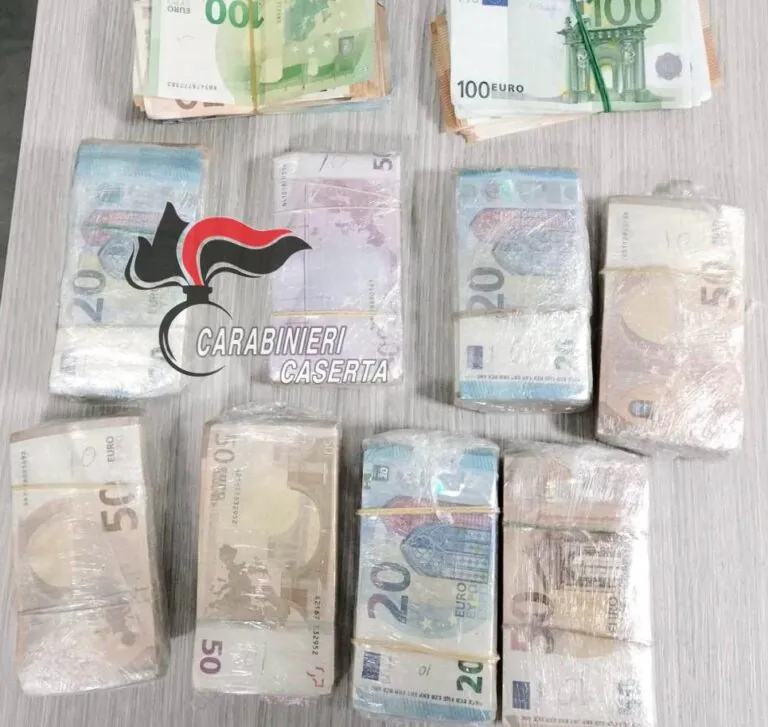 Due volti noti trovati con 98mila euro falsi
