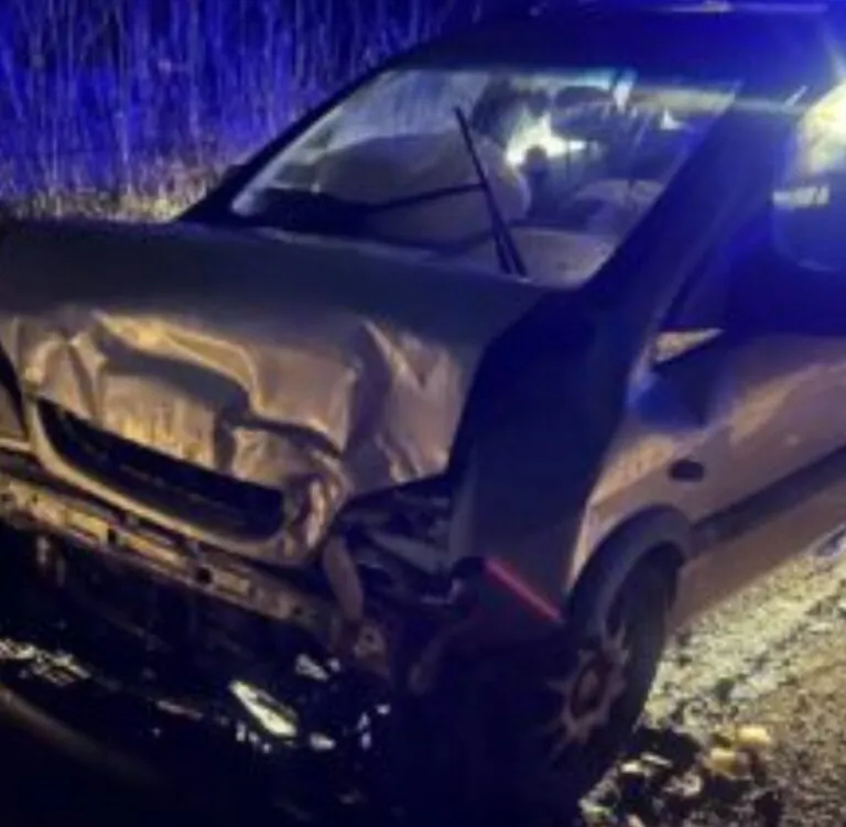 Si schianta con l’auto, paura all’imbocco dell’Appia