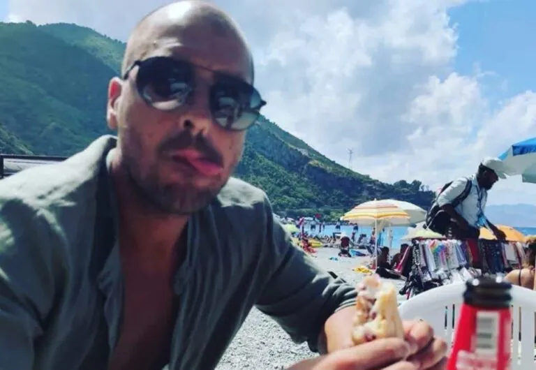 Giovane contabile muore a 44 anni, comunità in lacrime