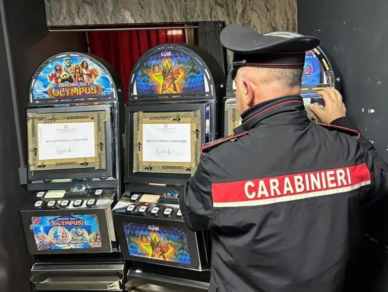 Slot illegali nel bar, titolare ne esce con denuncia e multa record