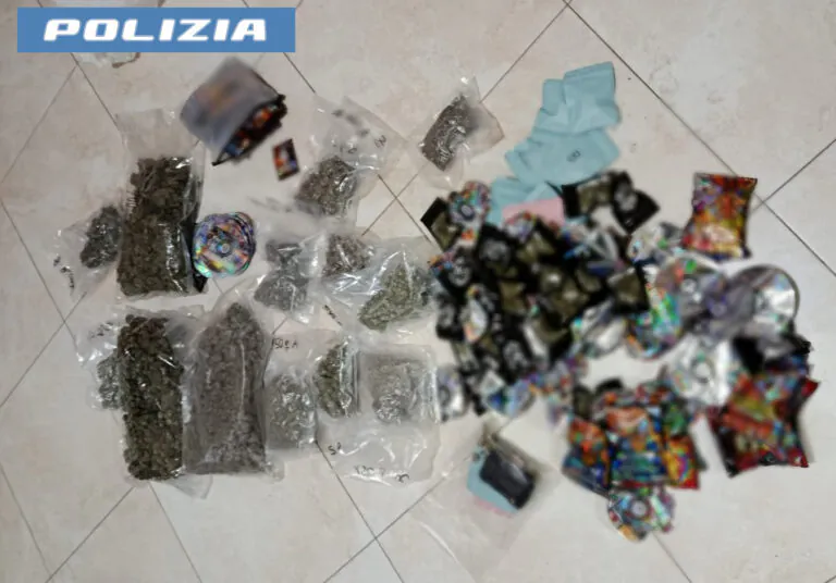 Sorpreso in casa con 3 chili di droga: la vendeva sui social