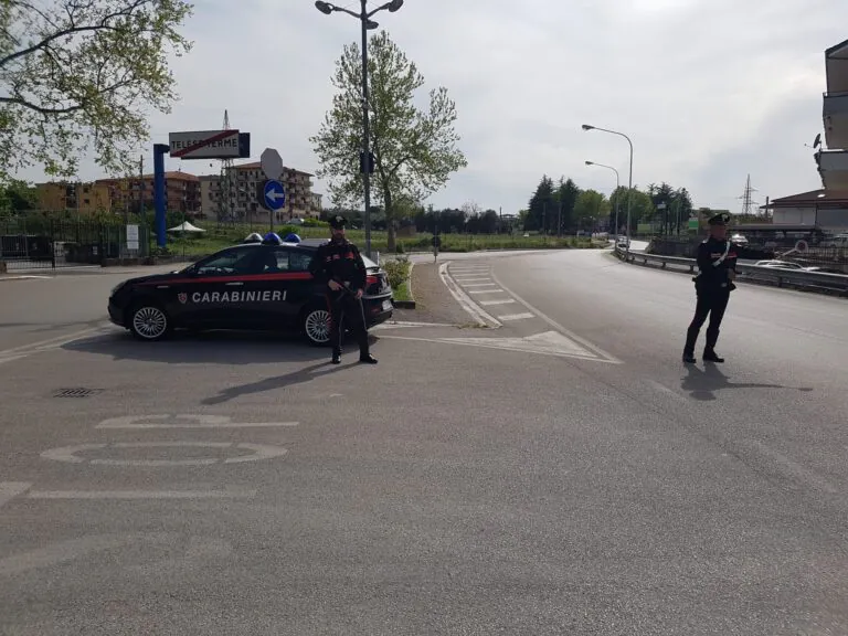 Valle blindata, militari su Statale a caccia di droga e furti