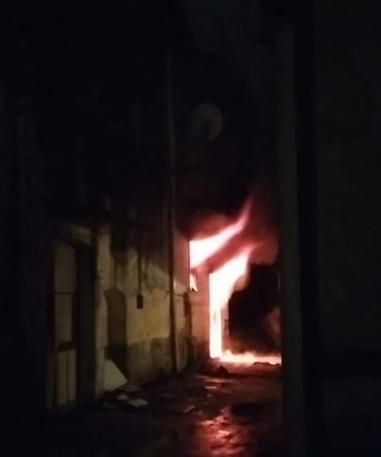Doppio incendio, coinvolta la stessa casa della valle