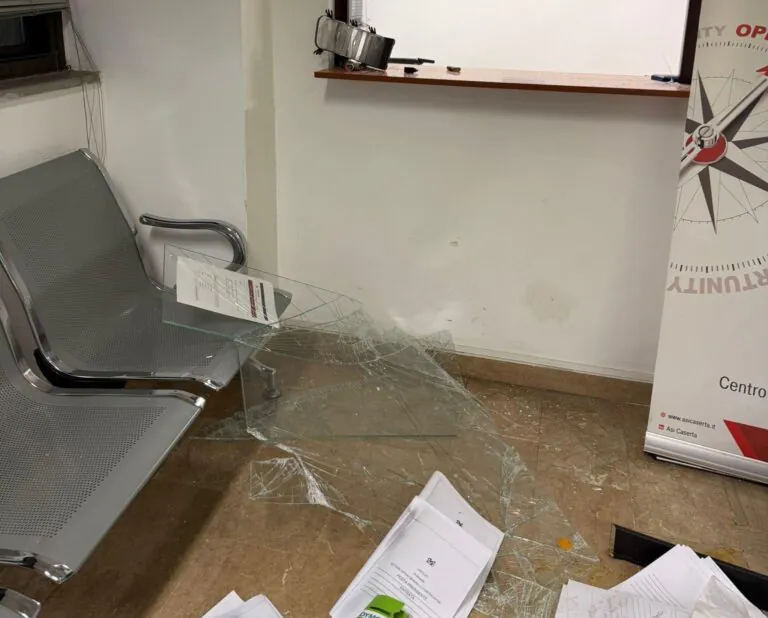 Assaltano Consorzio Asi e distruggono tutto: “Episodio grave”
