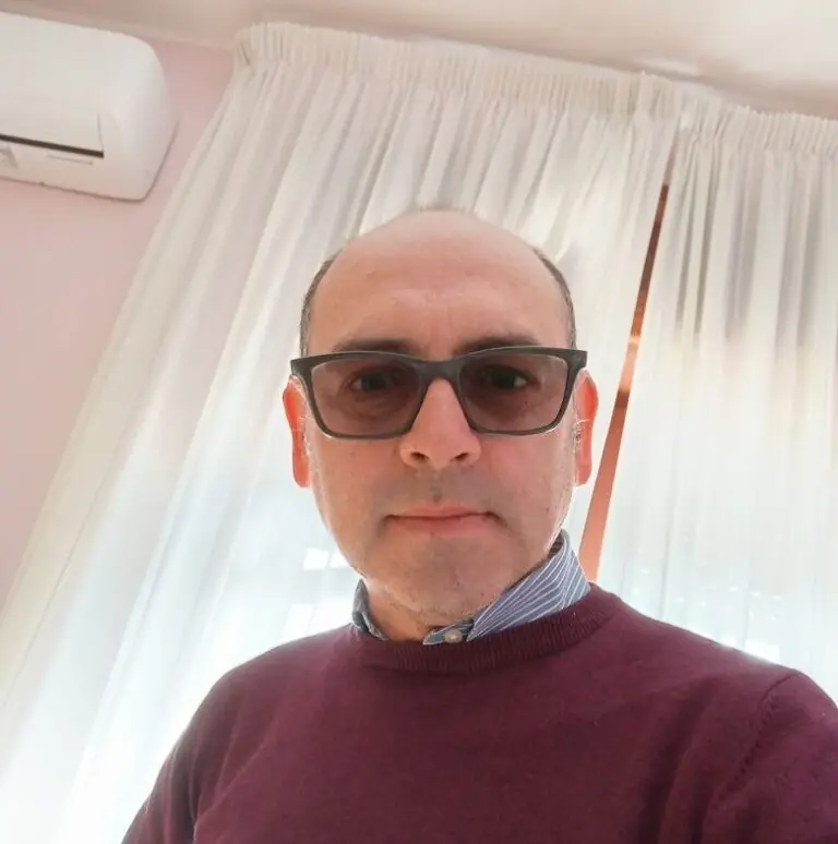 Scudiero del sindaco annuncia candidatura al Consiglio con una live notturna
