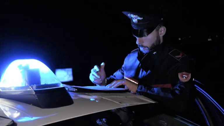 Droga e documenti falsi, fermati due giovani