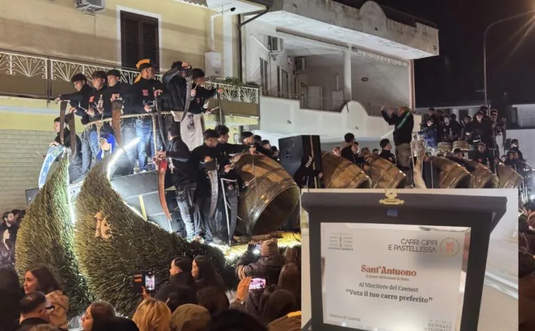‘Vota il tuo carro preferito’. Vince Tarantella Sound