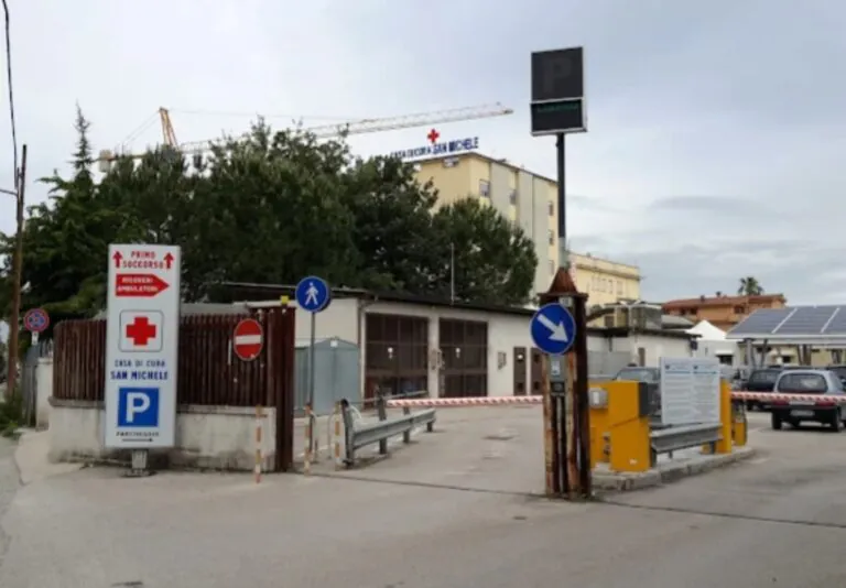 Muore per infezione dopo operazione, clinica condannata